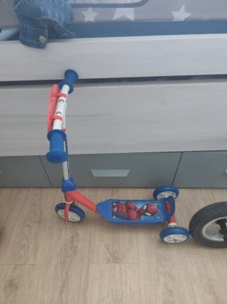 Patinete 2 en 2 bici sequilibrio y patín Spiderman