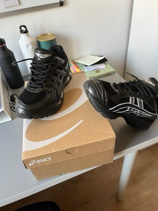 Asics Gel Kayano 14 Negro/Plata