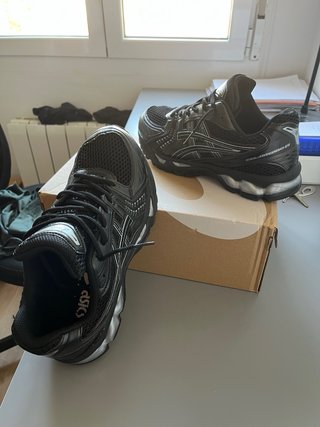Asics Gel Kayano 14 Negro/Plata