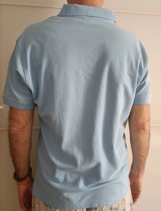 Polo celeste para hombre