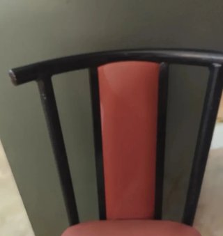 Sillas de comedor granate y negras son 4 sillas