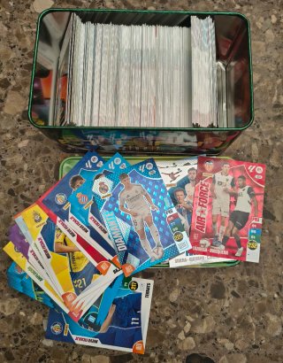 Cromos Panini Adrenalyn XL 24-25