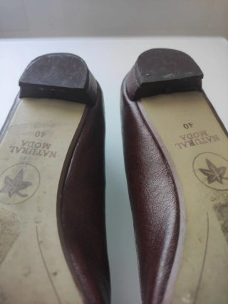 Zapatos de tacón bajo Natural Moda marrones