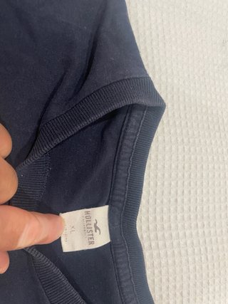 Varias prendas de diferentes marcas camisa,polos..