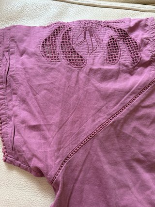 Camiseta Cortefiel rosa con detalles
