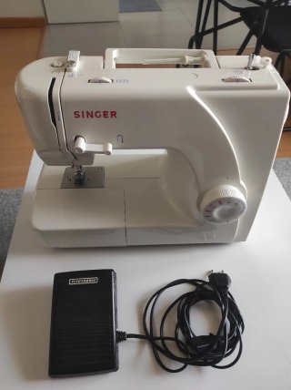 Máquina de coser SINGER electrónica