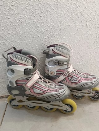 Patines Fila plateados y rosas