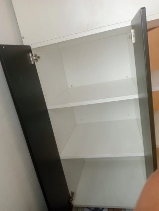 Litera con escritorio blanco y madera