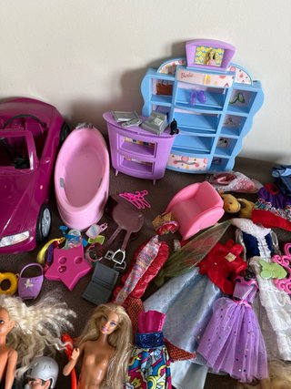 Lote de Muñecas Barbie y Accesorios