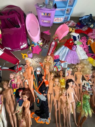 Lote de Muñecas Barbie y Accesorios