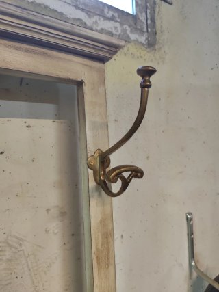 Mueble de entrada vintage con espejo