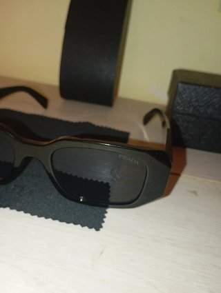 Occhiali da sole Prada neri