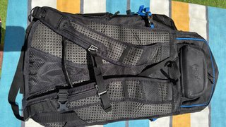 Mochila BMW Athletics Negra y Azul. (original)