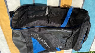 Mochila BMW Athletics Negra y Azul. (original)