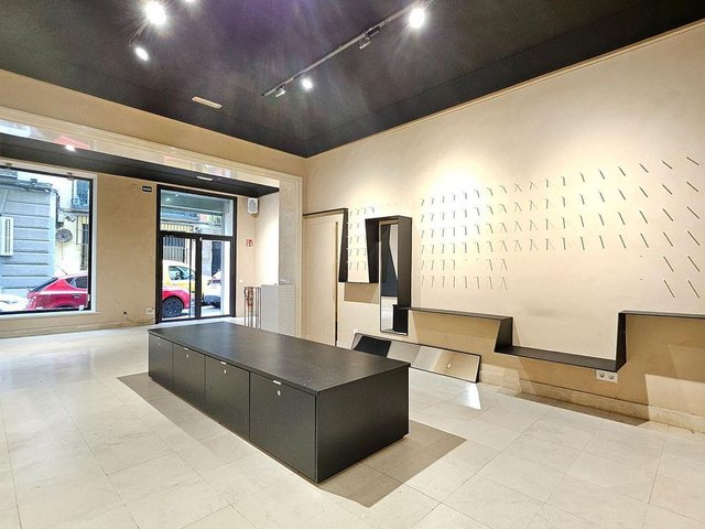Local comercial en alquiler en Cortes - Huertas en Madrid