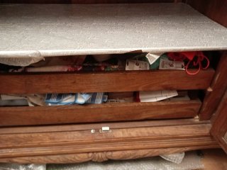 Ropero de madera castaño