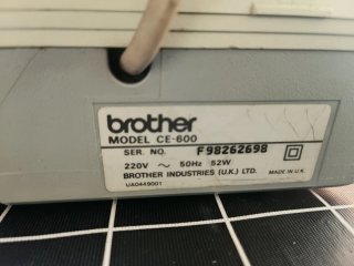 Máquina de escribir Brother CE-600