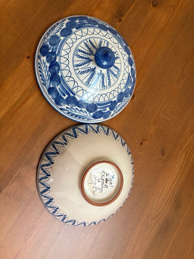 Bombonera de porcelana azul y blanca
