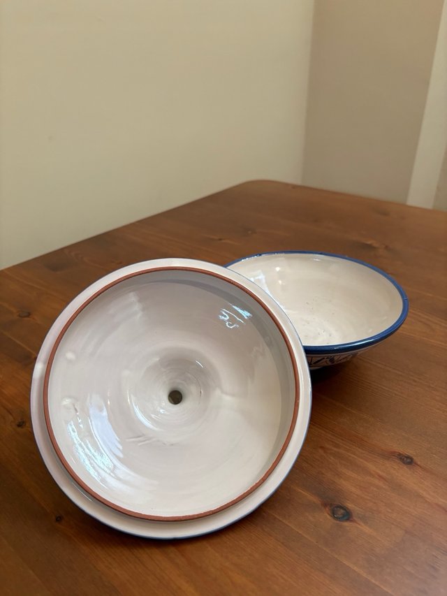 Bombonera de porcelana azul y blanca