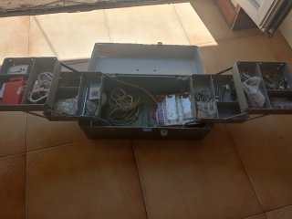 Caja de herramientas con compartimentos