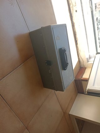 Caja de herramientas con compartimentos