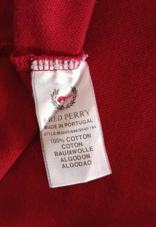 POLO BURDEOS FRED PERRY DE HOMBRE Y MANGA CORTA.