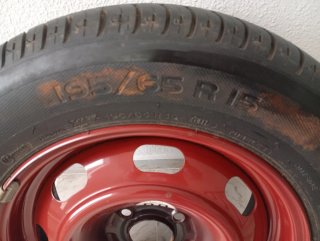 Llanta y neumático 195/65 R15 como nueva