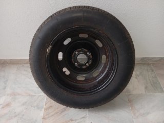 Llanta y neumático 195/65 R15 como nueva