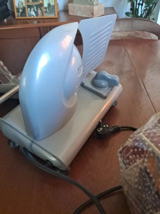 Cortafiambres eléctrico gris
