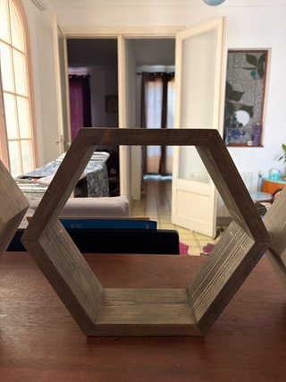 URGE Estanterías hexagonales de madera maciza