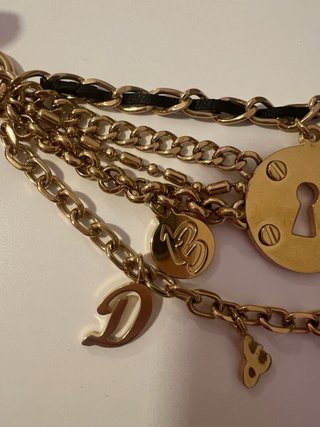 Pulsera Dolce & Gabbana dorada con charms