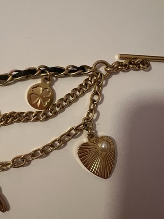 Pulsera Dolce & Gabbana dorada con charms