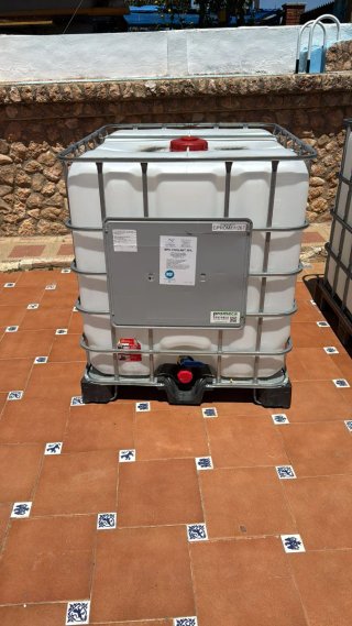 Depósito de agua 1000L IBC con jaula metálica