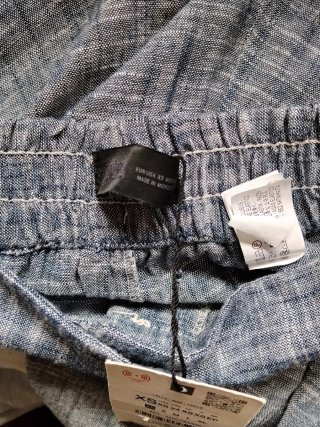 Conjunto Zara Pantalón y Chaqueta es amplio