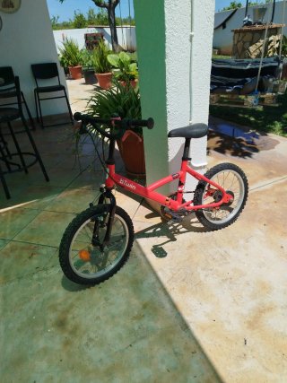 Bici infantil Btwin roja