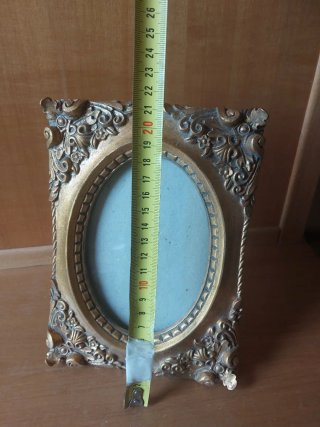 Cornice da appoggio dorata