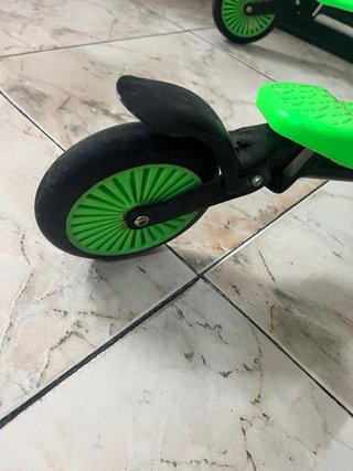 Patinete de 3 ruedas plegable. Como nuevo.