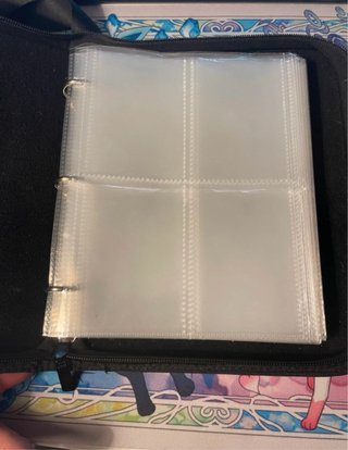 Raccoglitore Carte Pokémon Detective Pikachu 400