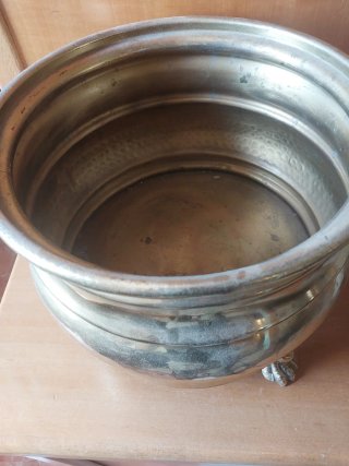 Portavaso in ottone lucido con piedini
