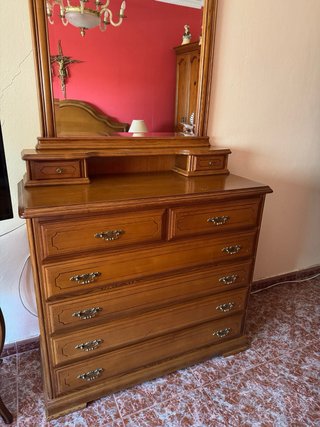 Cómoda con espejo y Mesitas de Noche Madera