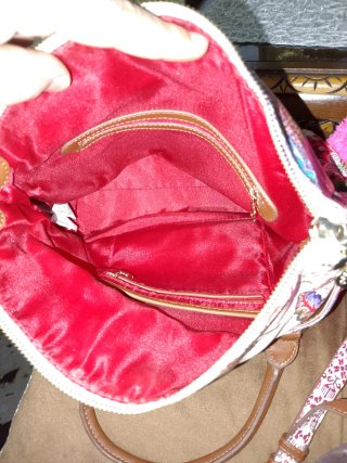 Bolso estampado floral y de mariposas
