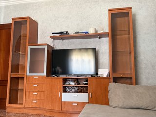 Mueble de salón madera y cristal