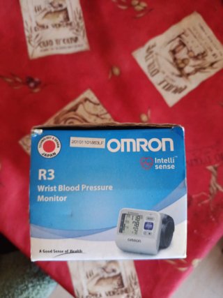 Omron R3 Tensiómetro de Muñeca