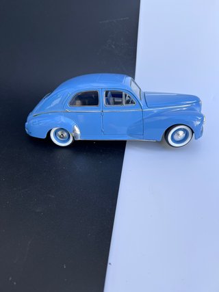 Peugeot 203 Solido 1/18 (1954)