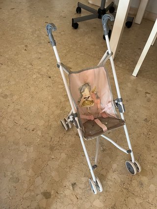 Carrito de muñecas con diseño unicornio