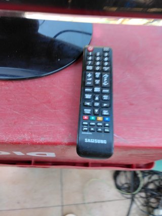 TV Samsung 22 HDMI con mando original Samsung