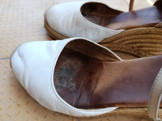 Zapatos de cuña blancos