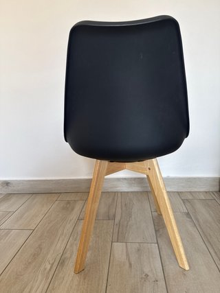 Sedia design nero e legno