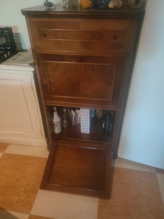 Bar vintage madera y cristal
