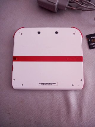 Nintendo 2DS Blanca y rojo